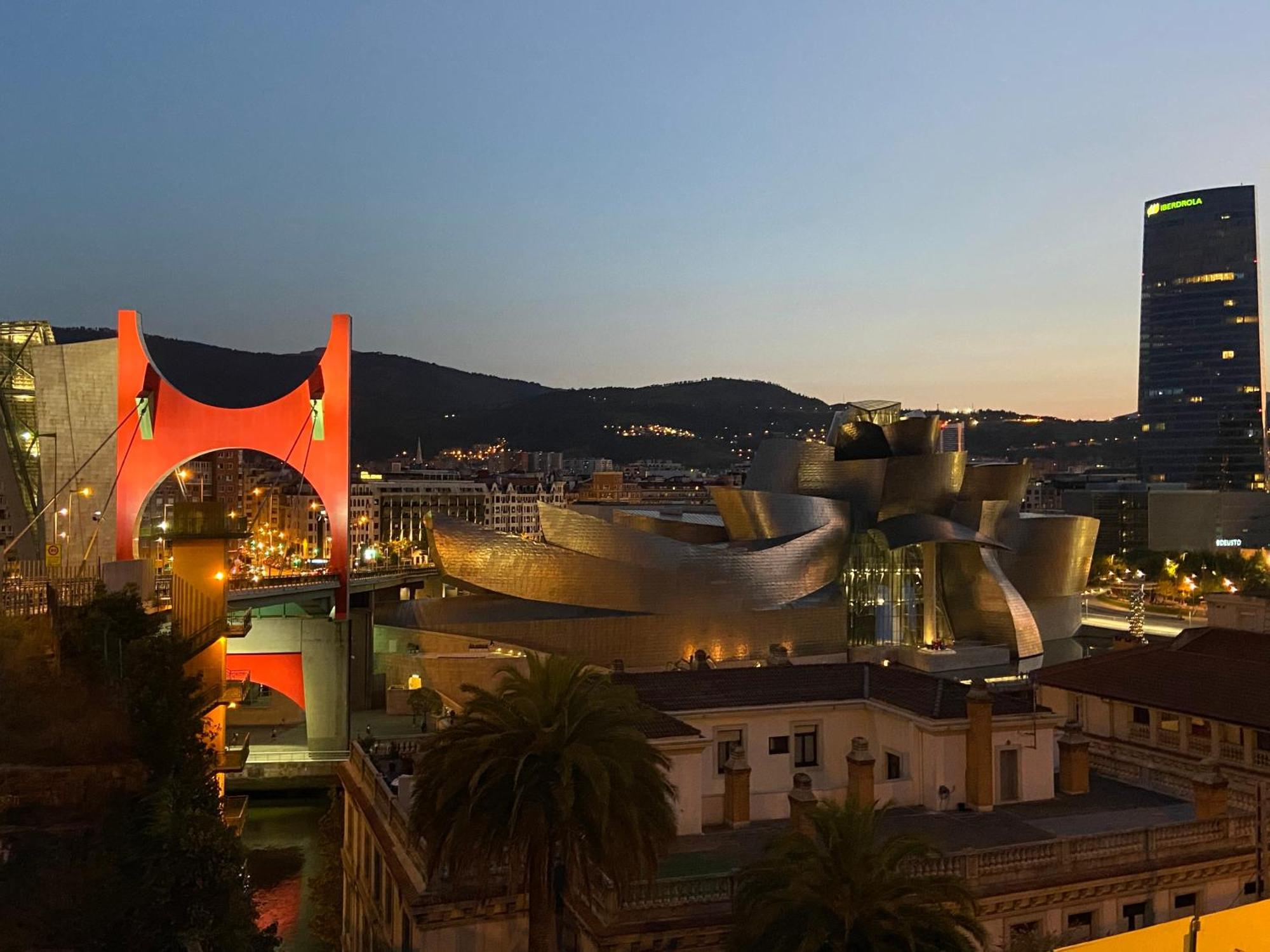 110 M2 Central Apartment In Abando Close To Guggenheim With Parking Bilbao Extérieur photo