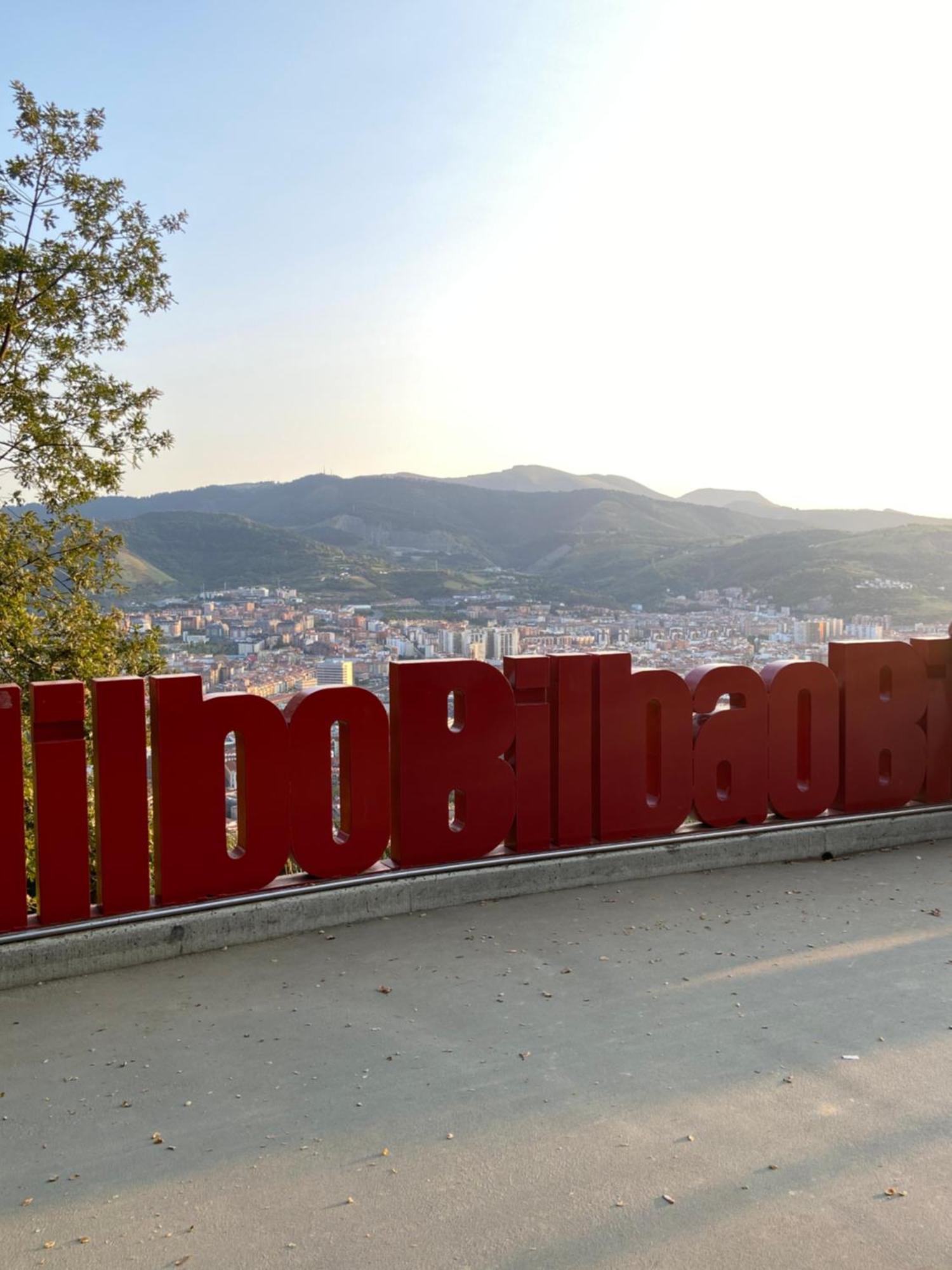 110 M2 Central Apartment In Abando Close To Guggenheim With Parking Bilbao Extérieur photo